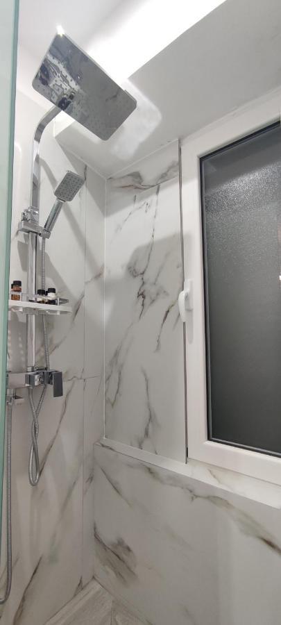 Anastasia Liston Apartament